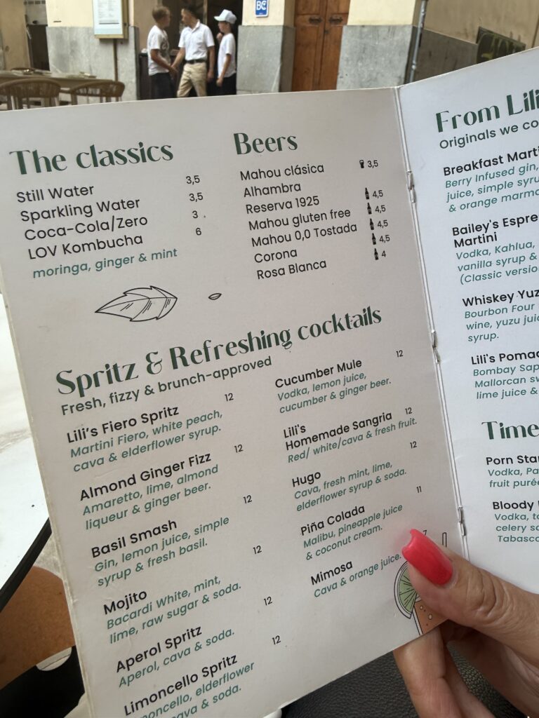 Lili’s in Palma – cocktails, flatbread, and relaxed vibes before dinner in the city