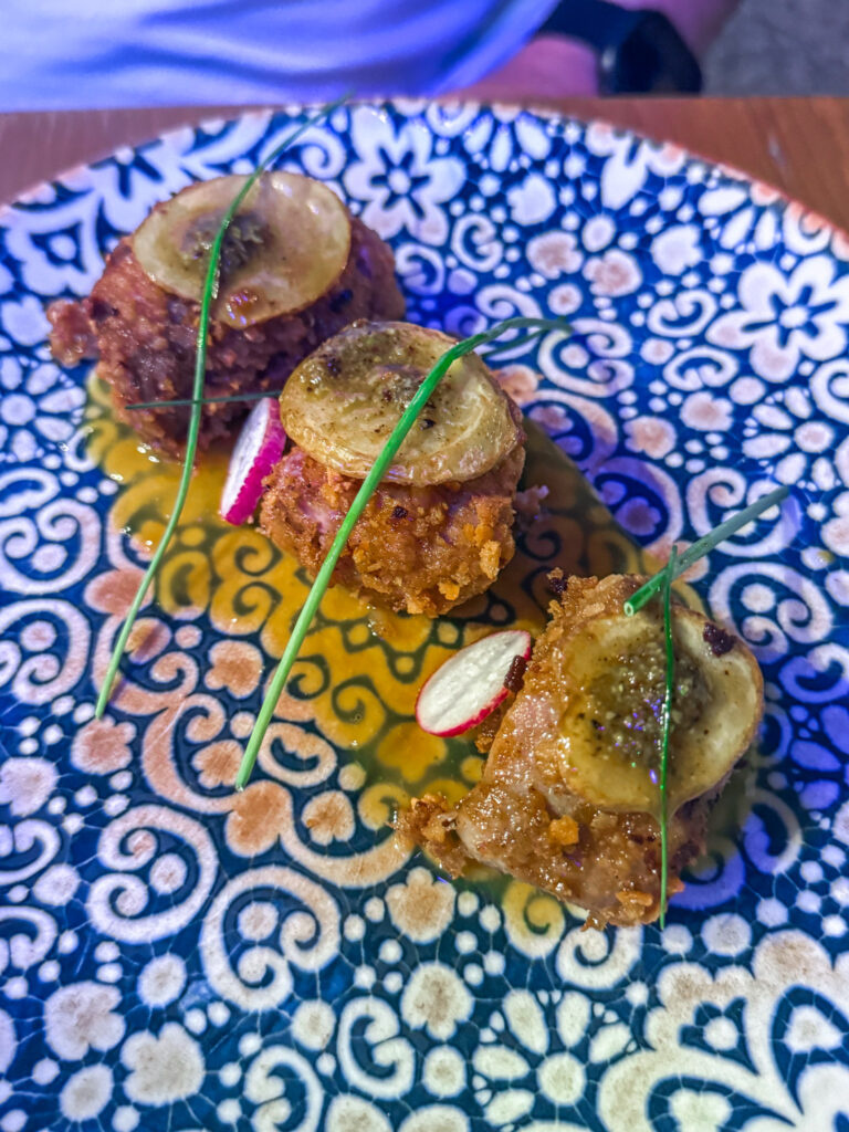 Crusted tuna tartare at Le Vin de L’Assassin — where to eat in Ortigia for seafood tartare